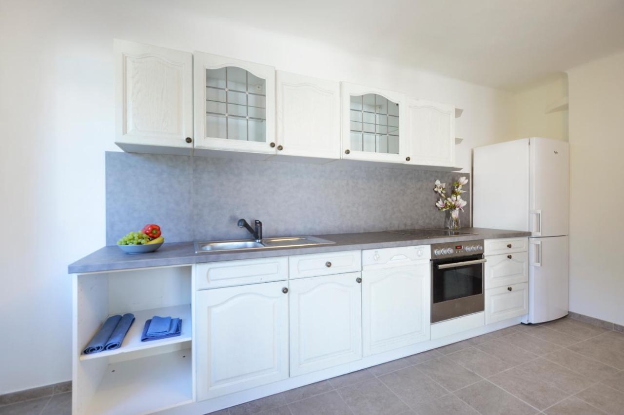 Apartmany Jevany Exterior photo