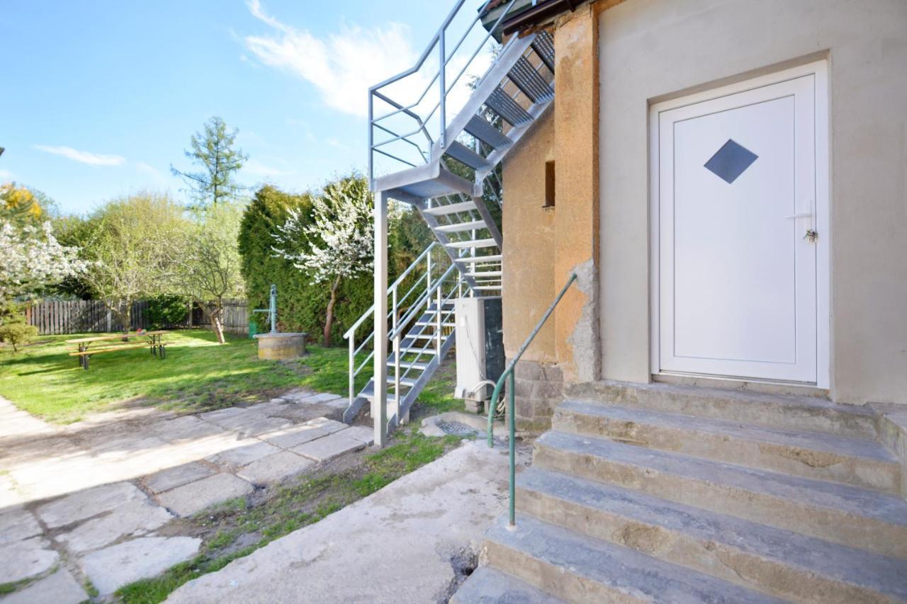 Apartmany Jevany Exterior photo