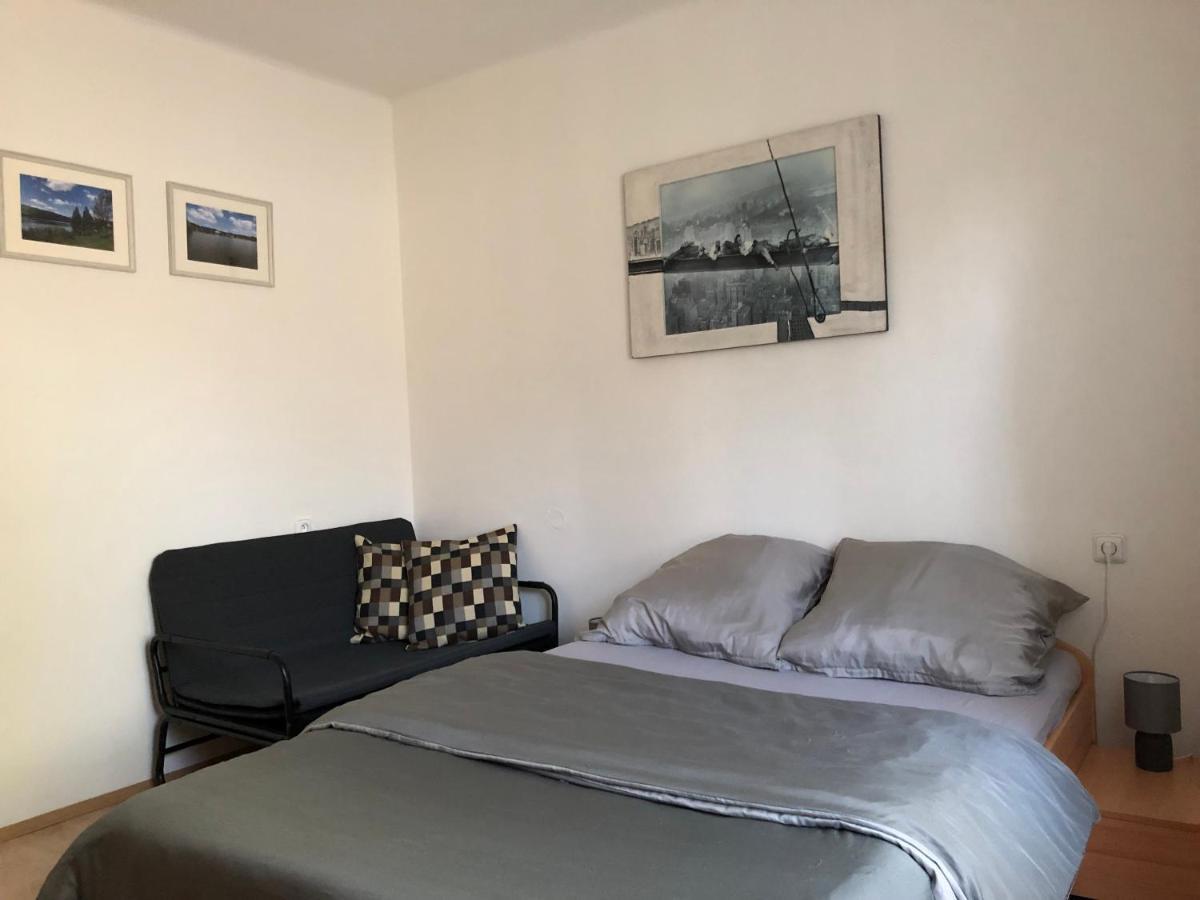 Apartmany Jevany Exterior photo